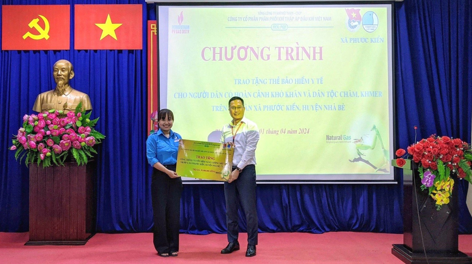 PV GAS DISTR: Sẻ chia khó khăn, thắp sáng niềm tin PV GAS DISTR: Sẻ chia khó khăn, thắp sáng niềm tin