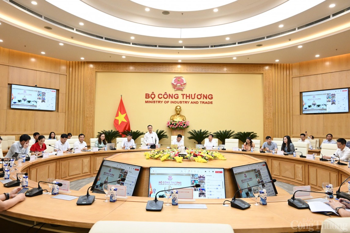 Khai mạc Hội nghị trực tuyến phổ biến Nghị định số 32 về cụm công nghiệp Khai mạc Hội nghị trực tuyến phổ biến Nghị định số 32 về cụm công nghiệp