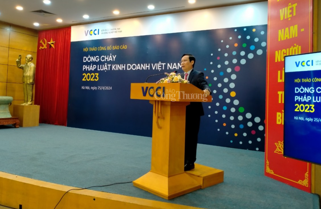 Doanh nghiệp ngày càng tích cực hơn trong việc tham gia xây dựng chính sách Doanh nghiệp ngày càng tích cực hơn trong việc tham gia xây dựng chính sách