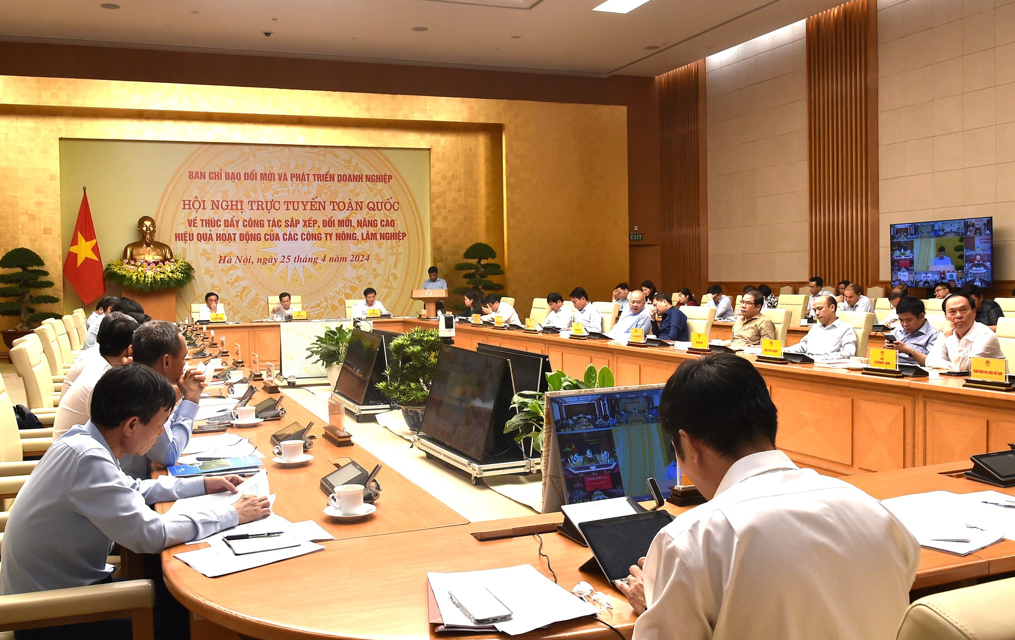 Quyết tâm hoàn thành sắp xếp, đổi mới công ty nông, lâm nghiệp, không làm thay, không đùn đẩy trách nhiệm- Ảnh 3. Quyết tâm hoàn thành sắp xếp, đổi mới công ty nông, lâm nghiệp, không làm thay, không đùn đẩy trách nhiệm- Ảnh 3.