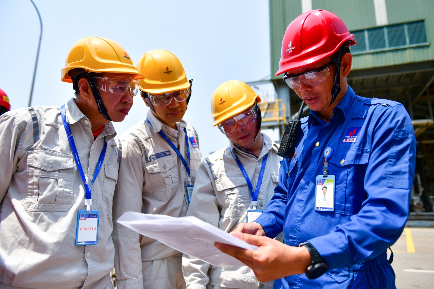 Đoàn kiểm tra an toàn sức khỏe môi trường của Petrovietnam làm việc tại BSR Đoàn kiểm tra an toàn sức khỏe môi trường của Petrovietnam làm việc tại BSR