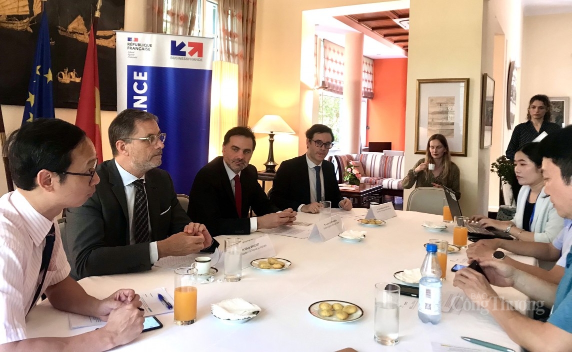 Đại sứ Pháp tại Việt Nam: Lợi ích EVFTA mang tới cho Pháp và Việt Nam còn rất lớn Đại sứ Pháp tại Việt Nam: Lợi ích EVFTA mang tới cho Pháp và Việt Nam còn rất lớn