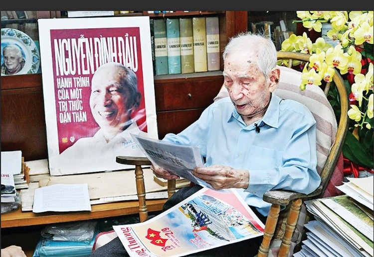 Ký ức ngày toàn thắng của Bí thư Bộ trưởng Bộ Kinh tế quốc dân đầu tiên Ký ức ngày toàn thắng của Bí thư Bộ trưởng Bộ Kinh tế quốc dân đầu tiên