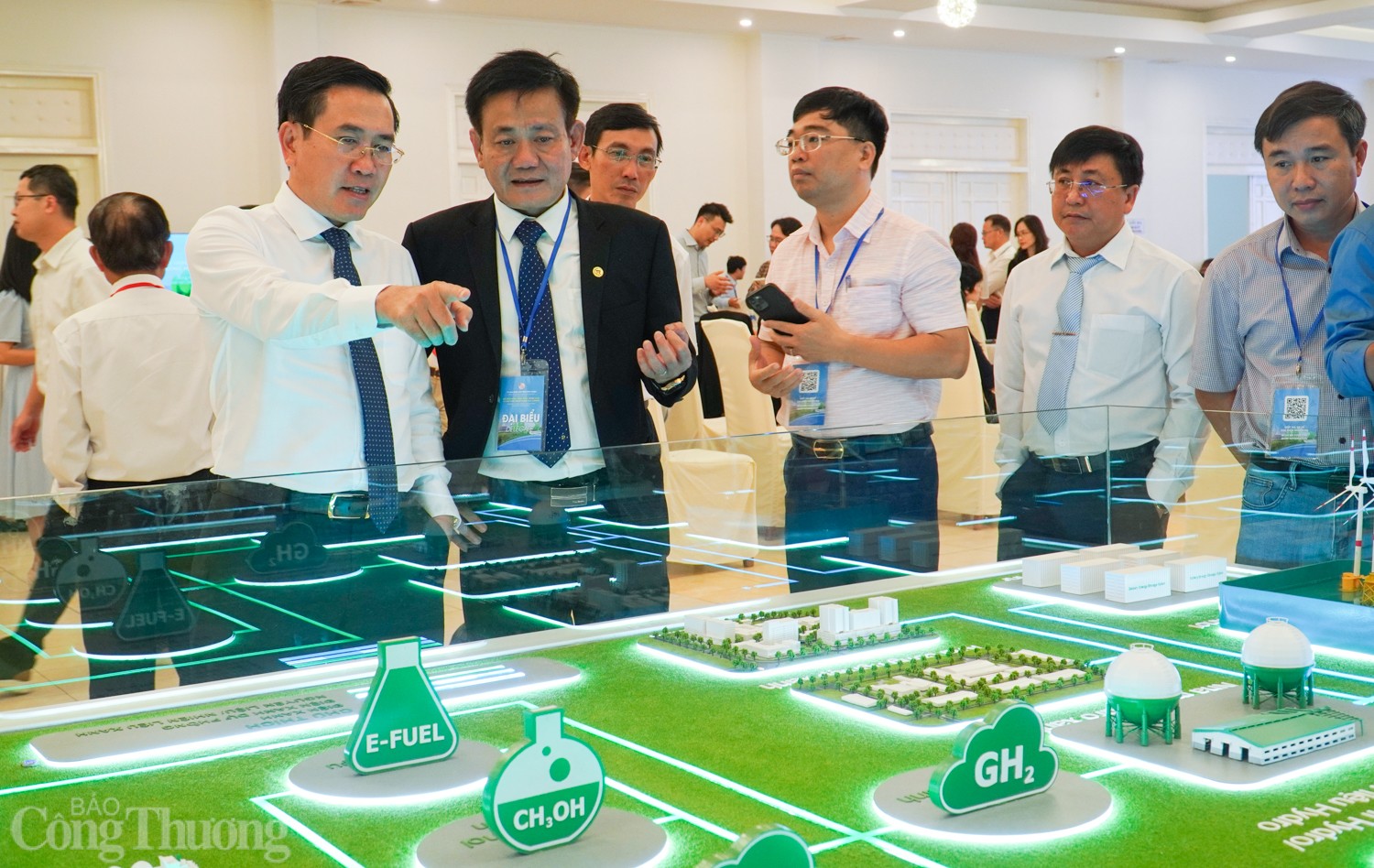 Ông Phạm Văn Hậu, Phó Bí thư Thường trực Tỉnh uỷ, Chủ tịch HĐND tỉnh phát biểu. Ông Phạm Văn Hậu, Phó Bí thư Thường trực Tỉnh uỷ, Chủ tịch HĐND tỉnh phát biểu.