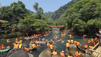 Thắng lớn dịp nghỉ lễ, du lịch thêm động lực bứt phá, phát triển bền vững