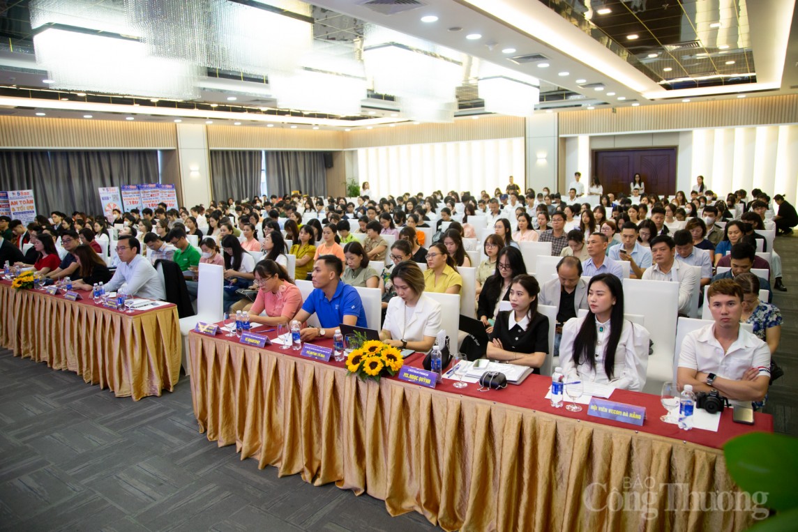 Hướng dẫn tiểu thương chợ truyền thống livestream bán hàng Hướng dẫn tiểu thương chợ truyền thống livestream bán hàng