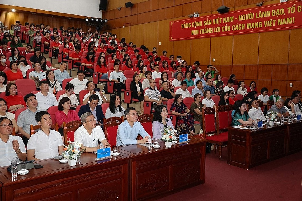 Bộ trưởng Đào Hồng Lan: Y tế cơ sở là 'lá chắn' tuyến đầu tận tâm phụng sự nhân dân Bộ trưởng Đào Hồng Lan: Y tế cơ sở là 'lá chắn' tuyến đầu tận tâm phụng sự nhân dân