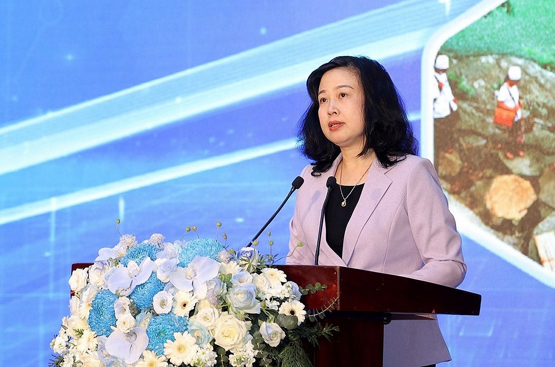 Bộ trưởng Đào Hồng Lan: Y tế cơ sở là 'lá chắn' tuyến đầu tận tâm phụng sự nhân dân Bộ trưởng Đào Hồng Lan: Y tế cơ sở là 'lá chắn' tuyến đầu tận tâm phụng sự nhân dân