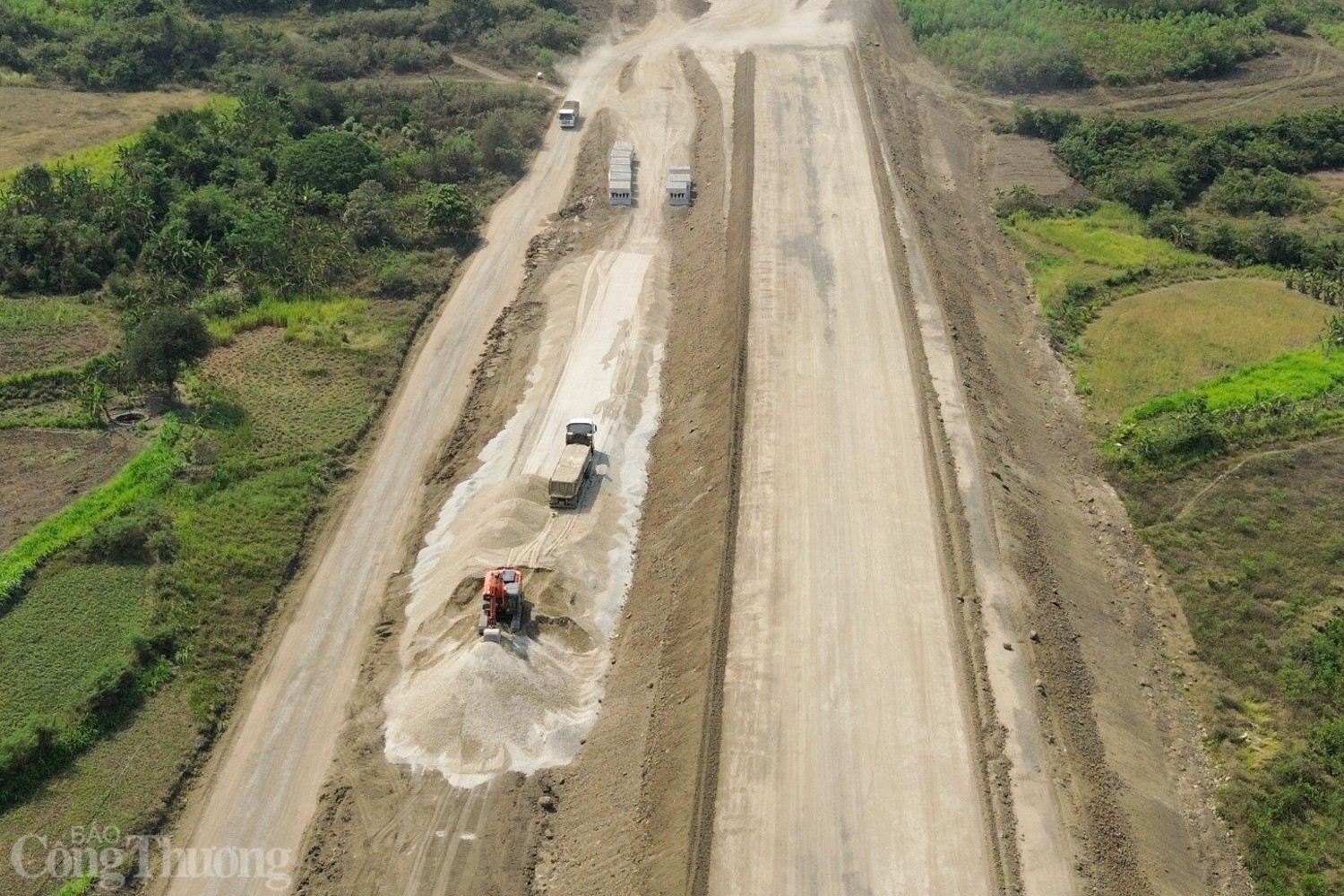 Hiện trạng cao tốc Chí Thạnh - Vân Phong sau hơn 16 tháng thi công Hiện trạng cao tốc Chí Thạnh - Vân Phong sau hơn 16 tháng thi công