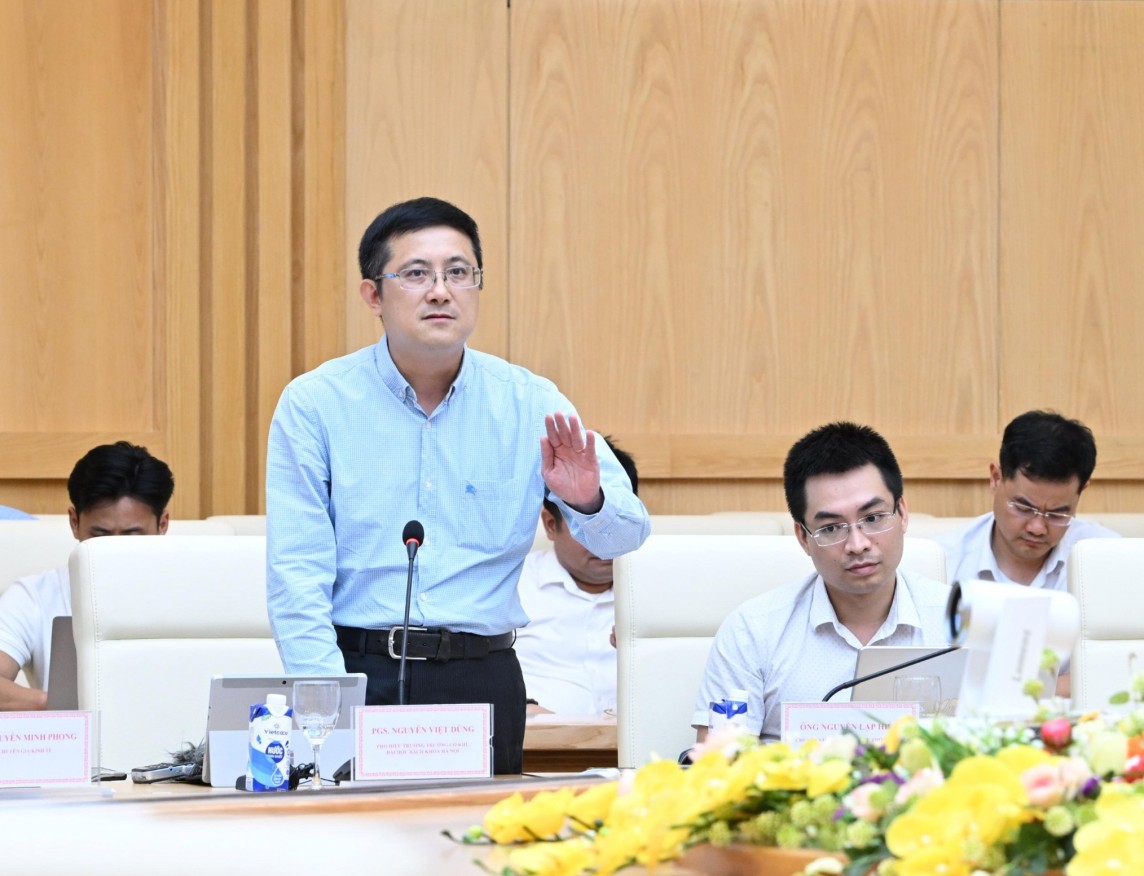 PGS Nguyễn Việt Dũng: Lắp đặt áp mái là màu xanh, khi sản xuất và tiêu hủy sẽ là màu xám