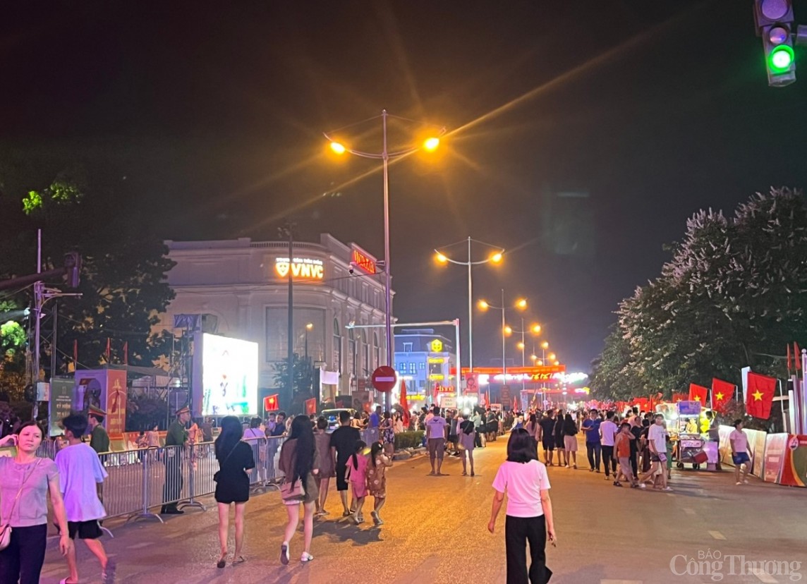 Điện Biên rực rỡ, lung linh về đêm trước thềm kỷ niệm 70 năm