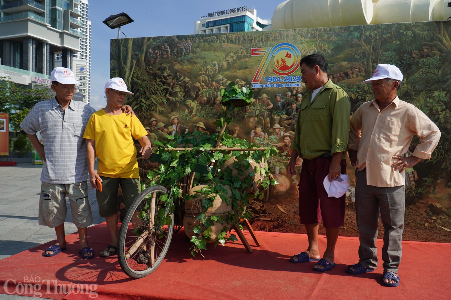 Triển lãm kỷ niệm 70 năm Chiến thắng Điện Biên Phủ tại Nha Trang Triển lãm kỷ niệm 70 năm Chiến thắng Điện Biên Phủ tại Nha Trang