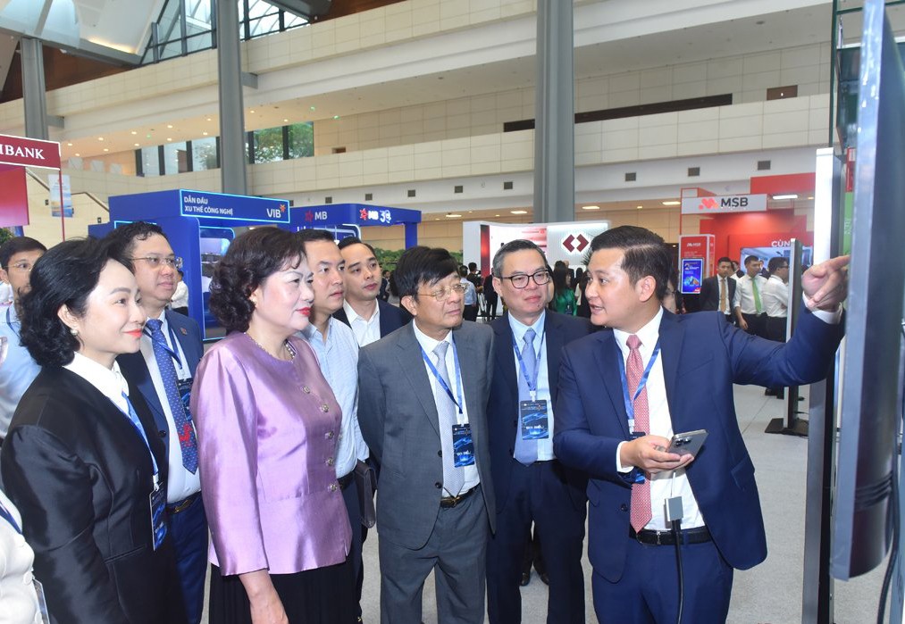 Chuyển đổi số ngân hàng: Thanh toán điện tử đạt 830 nghìn tỷ VND/ngày