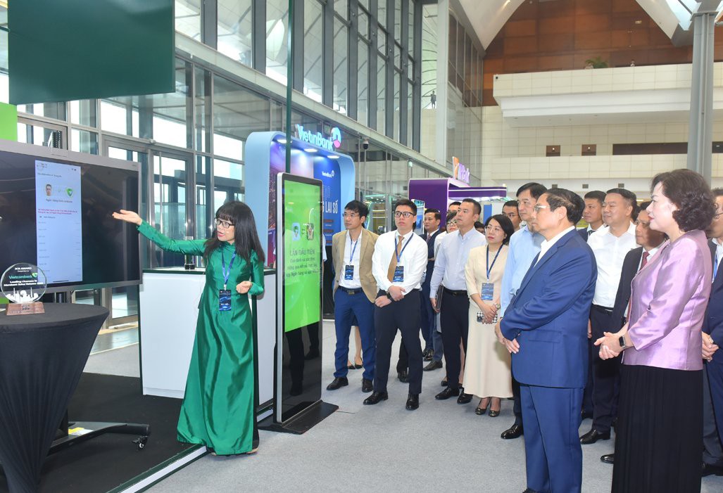 Chuyển đổi số ngân hàng: Thanh toán điện tử đạt 830 nghìn tỷ VND/ngày