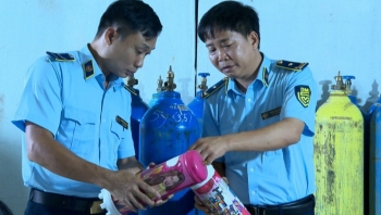 Vĩnh Phúc: Tạm giữ, niêm phong 342 bình N2O tại cơ sở sang chiết trái phép