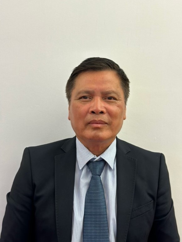 GS. TSKH. Trần Quốc Tuấn, Đại học INSTN, Đại học Paris Saclay, Cộng hòa Pháp;  Giám đốc nghiên cứu & Fellow scientist, CEA (Cơ quan năng lượng thay thế và năng lượng hạt nhân - (Alternative Energies and Atomic Energy Commission);  Giáo sư danh dự, Giảng viên Trường Đại học Điện lực. GS. TSKH. Trần Quốc Tuấn, Đại học INSTN, Đại học Paris Saclay, Cộng hòa Pháp;  Giám đốc nghiên cứu & Fellow scientist, CEA (Cơ quan năng lượng thay thế và năng lượng hạt nhân - (Alternative Energies and Atomic Energy Commission);  Giáo sư danh dự, Giảng v