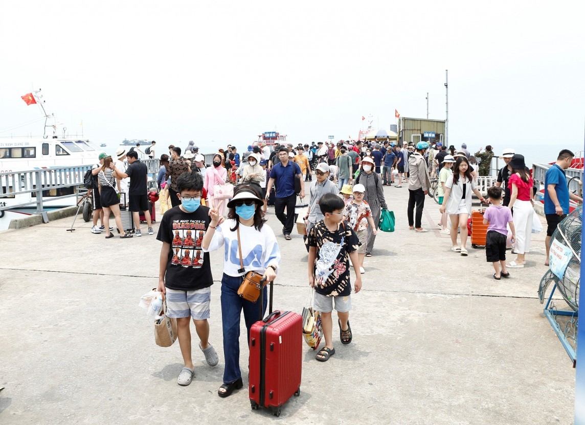 Quảng Ninh chú trọng phát triển kinh tế biển theo hướng bền vững Quảng Ninh chú trọng phát triển kinh tế biển theo hướng bền vững