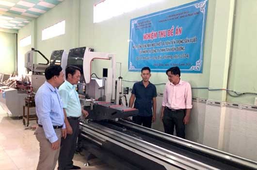 nghiệm thu Đề án “Hỗ trợ ứng dụng máy móc thiết bị tiên tiến trong sản xuất cửa nhôm” tại Công ty TNHH Tân Kiến Dương nghiệm thu Đề án “Hỗ trợ ứng dụng máy móc thiết bị tiên tiến trong sản xuất cửa nhôm” tại Công ty TNHH Tân Kiến Dương