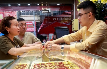 Cấm mua bán vàng bằng tiền mặt: Doanh nghiệp kinh doanh vàng có bị ảnh hưởng?