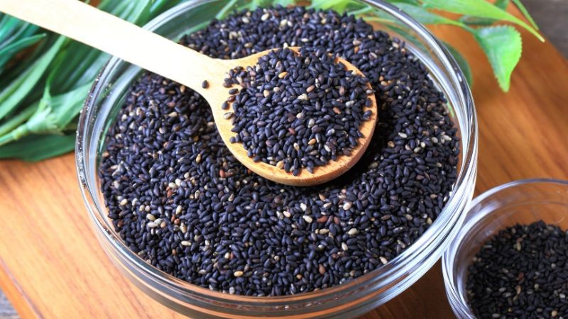 Mè đen là một loại hạt bổ dưỡng, còn được xem là thuốc quýẢnh minh họa