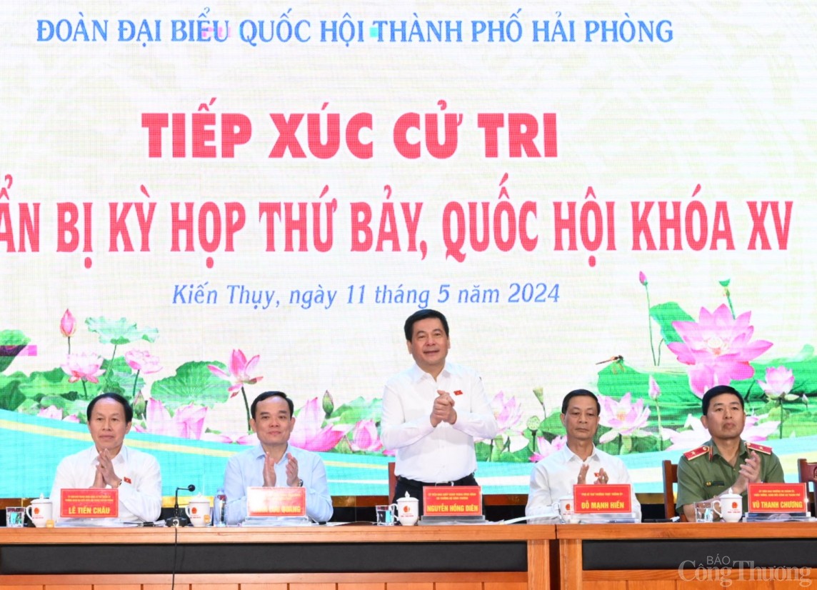 Bộ trưởng Nguyễn Hồng Diên và Đoàn đại biểu Quốc hội thành phố Hải Phòng tiếp xúc cử tri Bộ trưởng Nguyễn Hồng Diên và Đoàn đại biểu Quốc hội thành phố Hải Phòng tiếp xúc cử tri