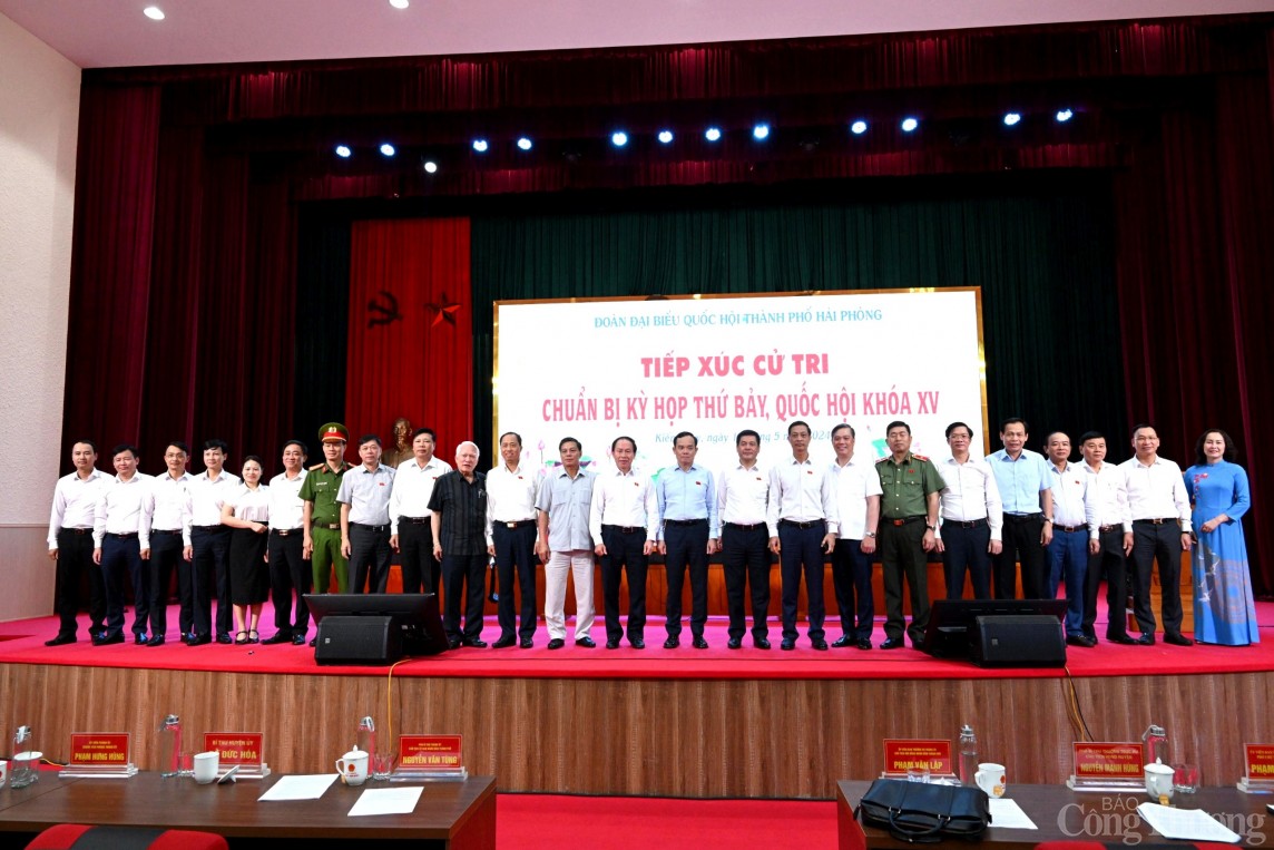 Bộ trưởng Nguyễn Hồng Diên và Đoàn đại biểu Quốc hội thành phố Hải Phòng tiếp xúc cử tri Bộ trưởng Nguyễn Hồng Diên và Đoàn đại biểu Quốc hội thành phố Hải Phòng tiếp xúc cử tri