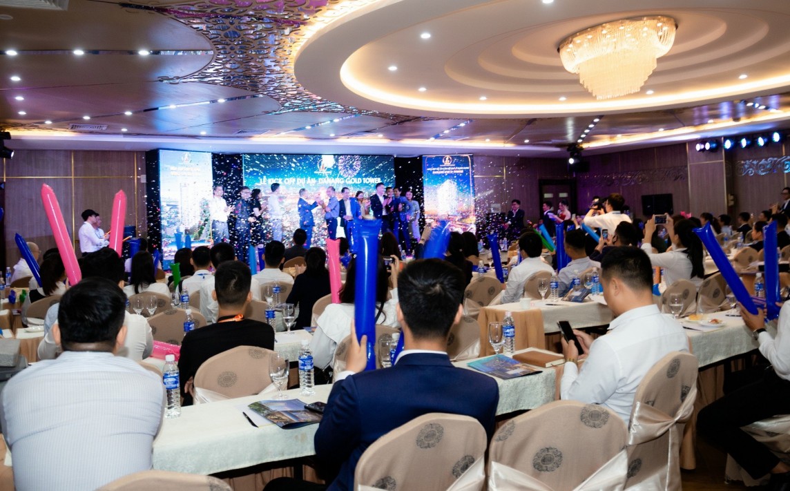 Hàng trăm chiến binh kinh doanh Đà Nẵng tham dự lễ kickoff dự án Danang Gold Tower Hàng trăm chiến binh kinh doanh Đà Nẵng tham dự lễ kickoff dự án Danang Gold Tower