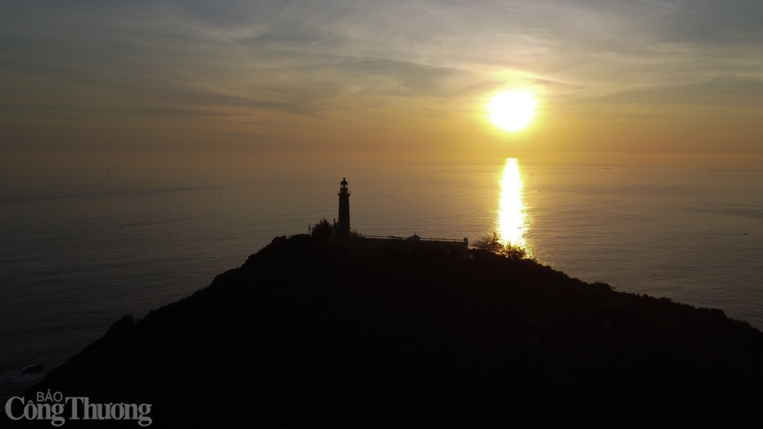 Ngắm cảnh nơi đón ánh bình minh đầu tiên trên đất liền