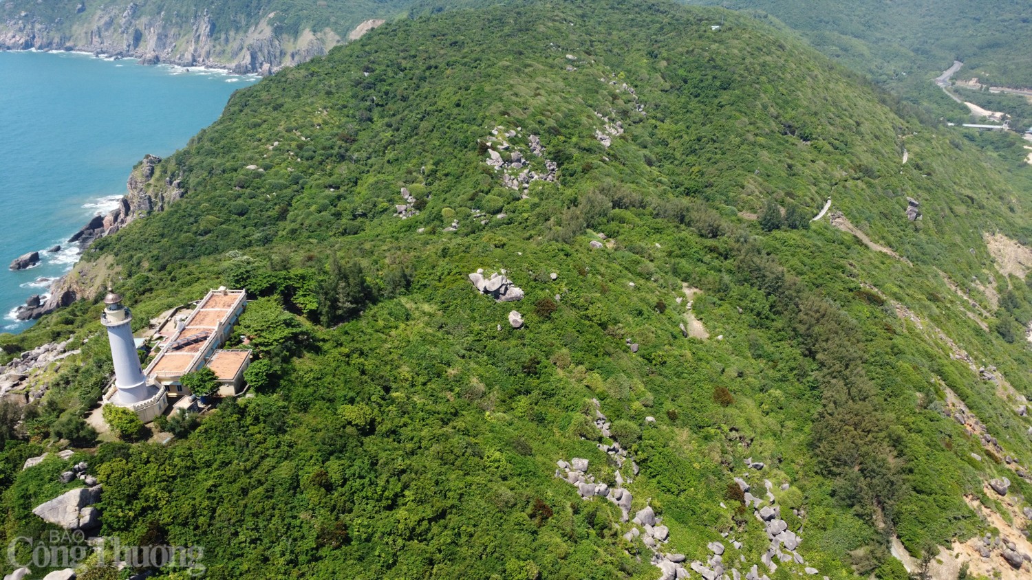 Ngắm cảnh nơi đón ánh bình minh đầu tiên trên đất liền