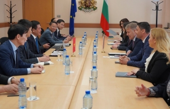 Bộ trưởng Nguyễn Hồng Diên làm việc với Bộ trưởng Bộ Kinh tế và Công nghiệp Bulgaria