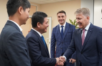 Chùm ảnh: Bộ trưởng Nguyễn Hồng Diên tiếp Bộ trưởng Bộ Kinh tế và Công nghiệp Bulgaria