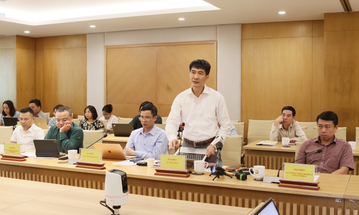 Ông Nguyễn Phong Nhã Ông Nguyễn Phong Nhã