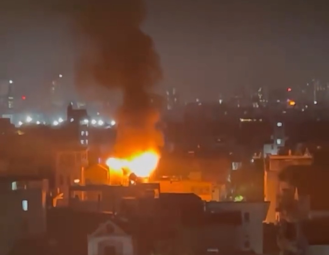 Hà Nội: Lại cháy tại nhà dân số 37 ngõ 509 Vũ Tông Phan, Khương Đình, Thanh Xuân Hà Nội: Lại cháy tại nhà dân số 37 ngõ 509 Vũ Tông Phan, Khương Đình, Thanh Xuân