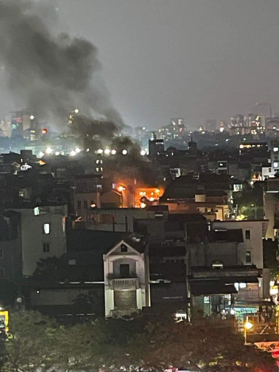 Hà Nội: Lại cháy tại nhà dân số 37 ngõ 509 Vũ Tông Phan, Khương Đình, Thanh Xuân Hà Nội: Lại cháy tại nhà dân số 37 ngõ 509 Vũ Tông Phan, Khương Đình, Thanh Xuân