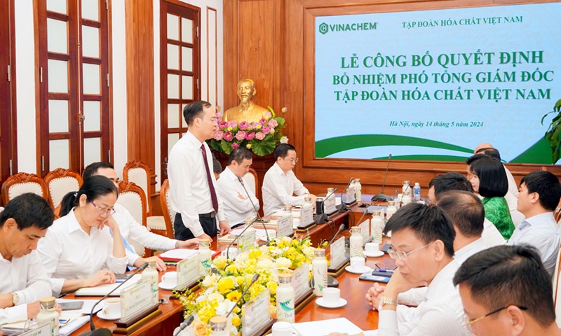 Đồng chí Nguyễn Tuấn Dũng, Phó Tổng giám đốc Tập đoàn phát biểu nhận nhiệm vụ Đồng chí Nguyễn Tuấn Dũng, Phó Tổng giám đốc Tập đoàn phát biểu nhận nhiệm vụ