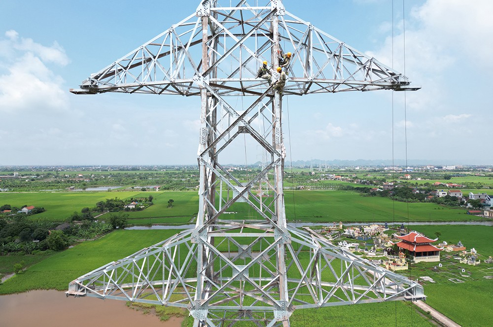 Thi công kéo dây Dự án đường dây 500kV mạch 3 cung đoạn NMNĐ Nam Định I – Thanh Hóa