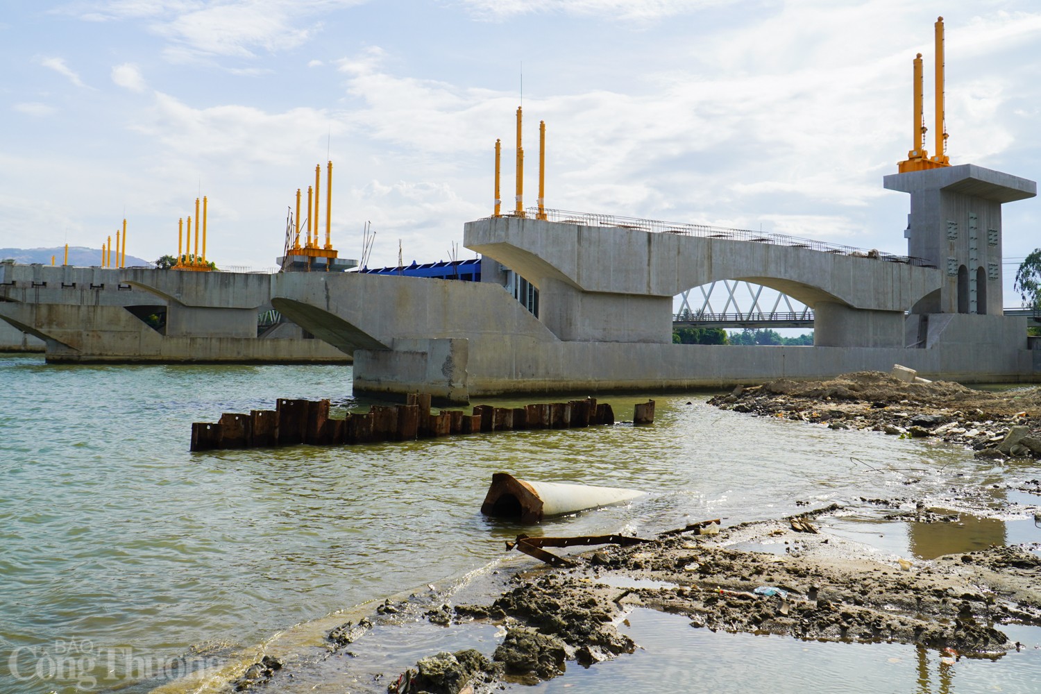 Hiện trạng dự án đập ngăn mặn ở Nha Trang chậm tiến độ nhiều năm