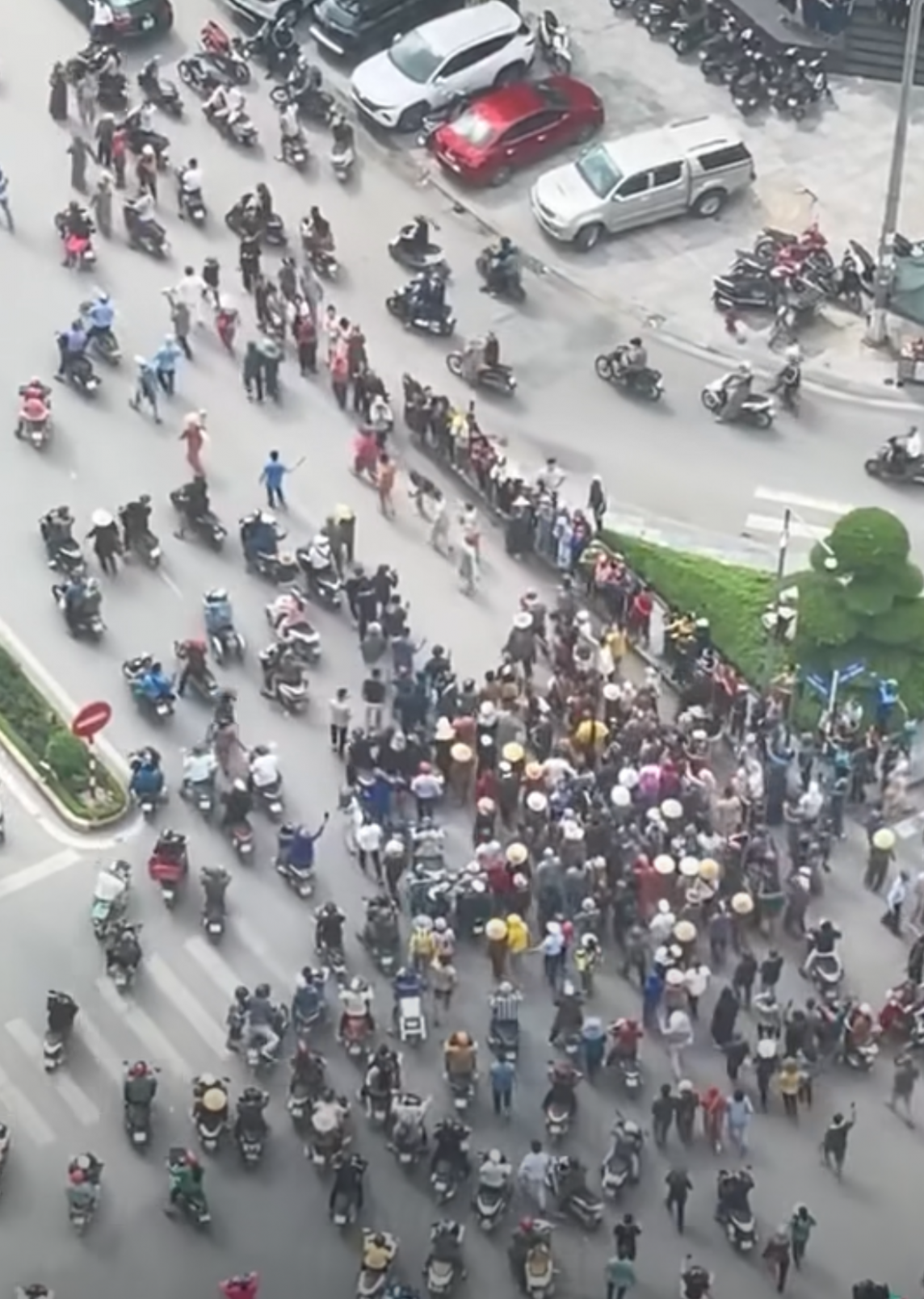 “Câu like, câu view”: Dừng lại trước khi quá muộn “Câu like, câu view”: Dừng lại trước khi quá muộn