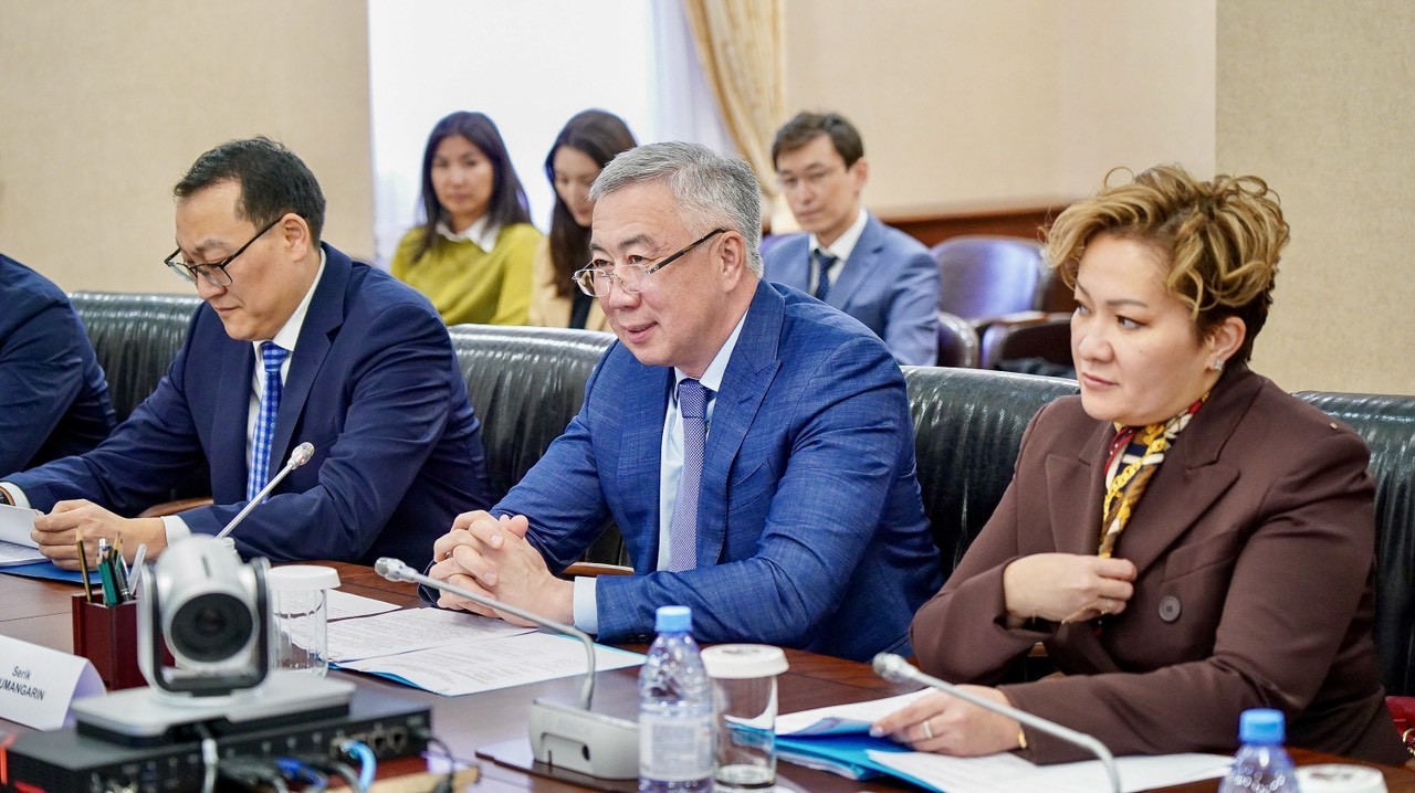 Chùm ảnh: Bộ trưởng Nguyễn Hồng Diên tiếp kiến Phó Thủ tướng Chính phủ Kazakhstan