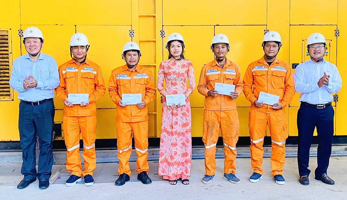 Điện lực Phú Quý triển khai hiệu quả hệ thống quản lý vận hành lưới điện thông minh