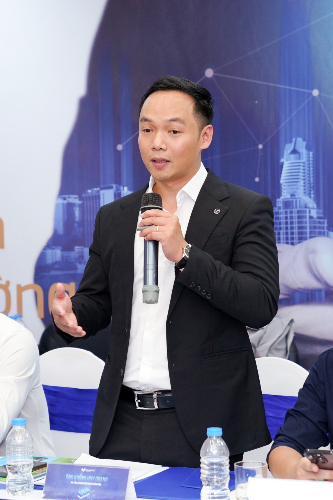 Phó Tổng Giám đốc Khổng Huy Quang kỳ vọng hai bên sẽ mở rộng phạm vi hợp tác trong tương lai gần Phó Tổng Giám đốc Khổng Huy Quang kỳ vọng hai bên sẽ mở rộng phạm vi hợp tác trong tương lai gần