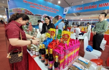 Hội chợ triển lãm hàng công nghiệp nông thôn: Cơ hội để các địa phương quảng bá sản phẩm truyền thống