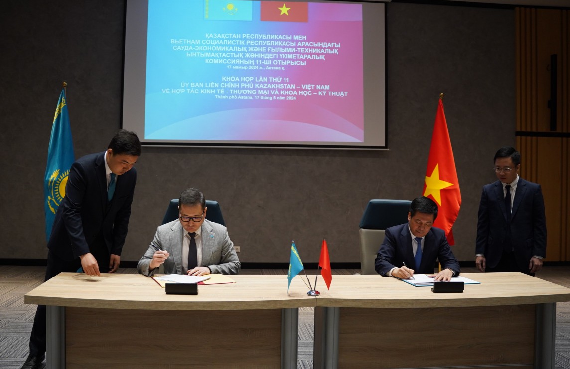 Chùm ảnh: Khóa họp lần thứ 11 UBLCP Việt Nam - Kazakhstan