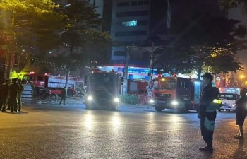 Vụ cháy tại Đường Láng, Hà Nội: 50 người đã được lực lượng chữa cháy hướng dẫn thoát nạn