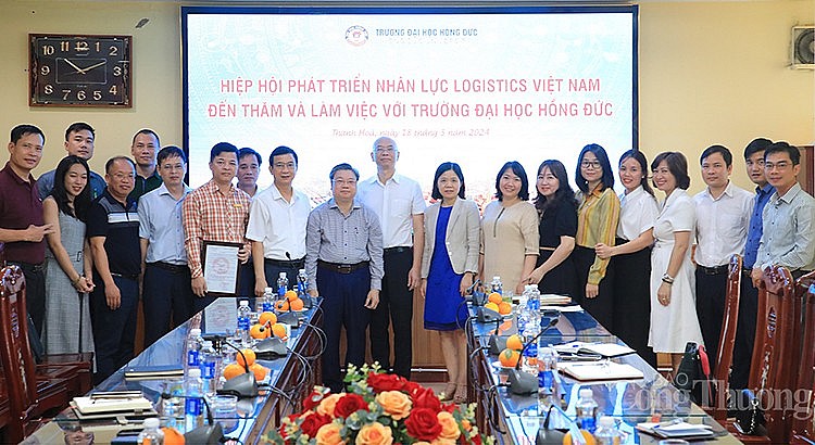 Hiệp hội Phát triển nhân lực Logistics Việt Nam đến thăm và làm việc tại Trường Đại học Hồng Đức Hiệp hội Phát triển nhân lực Logistics Việt Nam đến thăm và làm việc tại Trường Đại học Hồng Đức