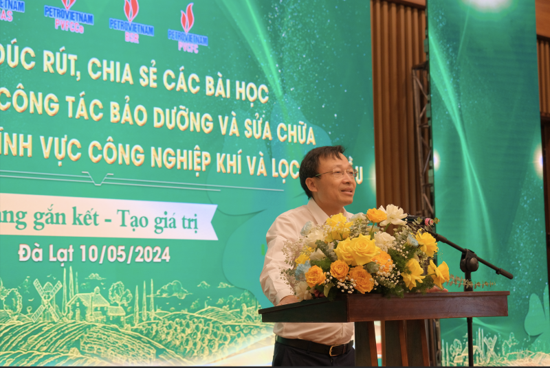 Ông Phan Công Thành – Tổng Giám Đốc PVFCCo phát biểu tại hội thảo Ông Phan Công Thành – Tổng Giám Đốc PVFCCo phát biểu tại hội thảo