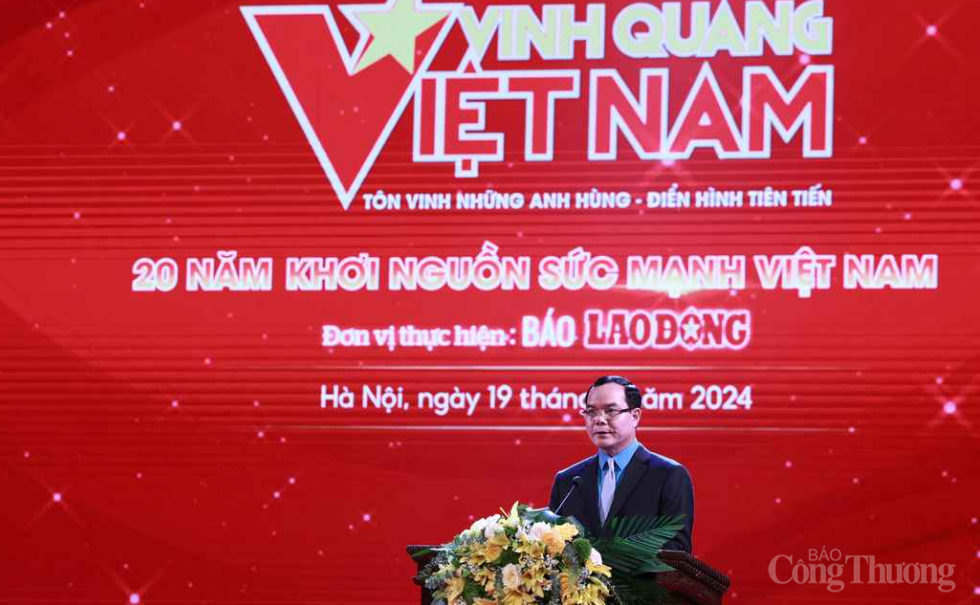Vinh quang Việt Nam: 20 năm lan tỏa phong trào thi đua yêu nước Vinh quang Việt Nam: 20 năm lan tỏa phong trào thi đua yêu nước