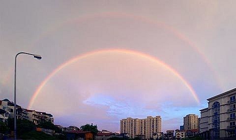 Những hiện tượng “lạ” từng xuất hiện trên bầu trời Hà Nội Những hiện tượng “lạ” từng xuất hiện trên bầu trời Hà Nội