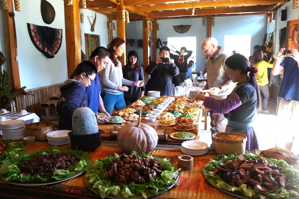 Hoà Bình: Chuyện của Y Múa Hoà Bình: Chuyện của Y Múa