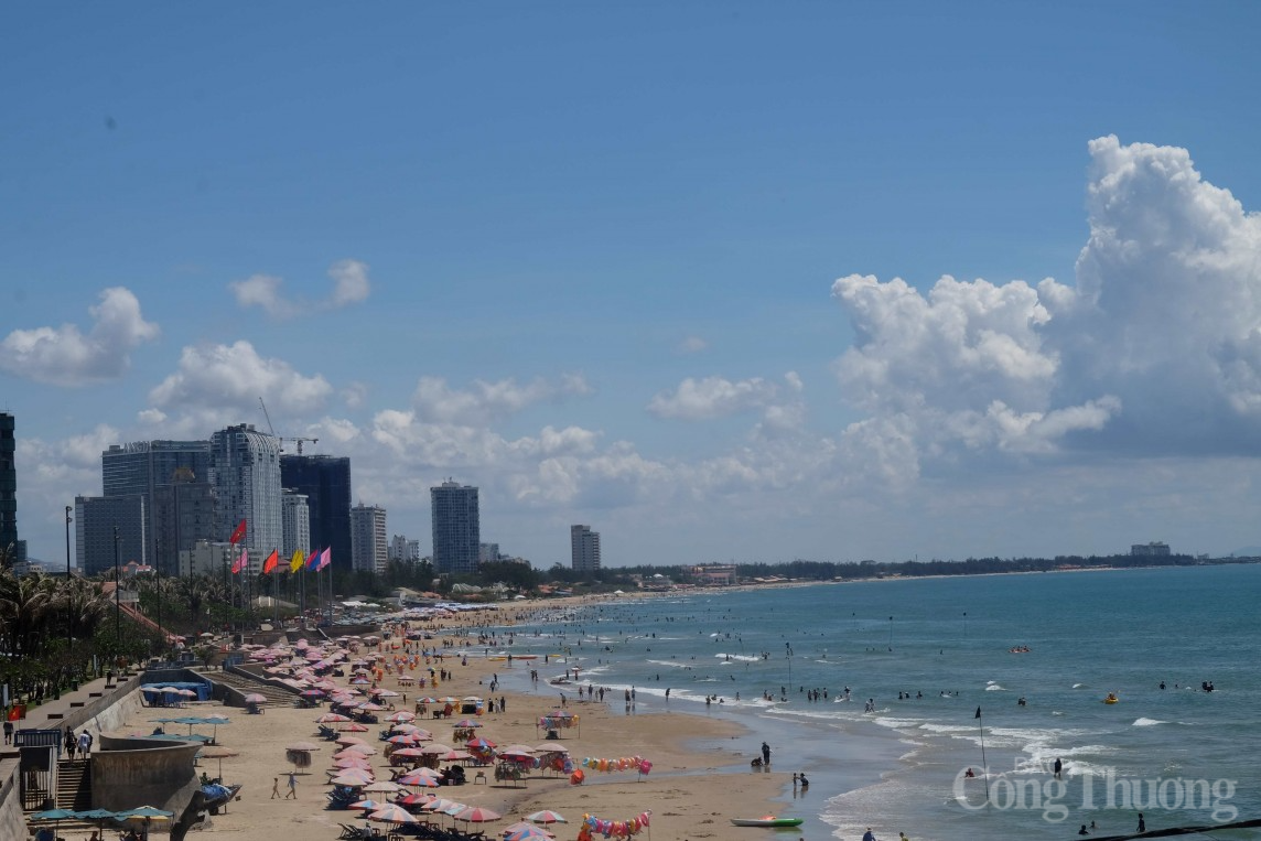 Trong tương lai gần, trục đường Thùy Vân, Bãi Sau, Vũng Tàu sẽ là trục đường của trung tâm du lịch và thương mại, hướng đến đẳng cấp quốc tế. Trong tương lai gần, trục đường Thùy Vân, Bãi Sau, Vũng Tàu sẽ là trục đường của trung tâm du lịch và thương mại, hướng đến đẳng cấp quốc tế.